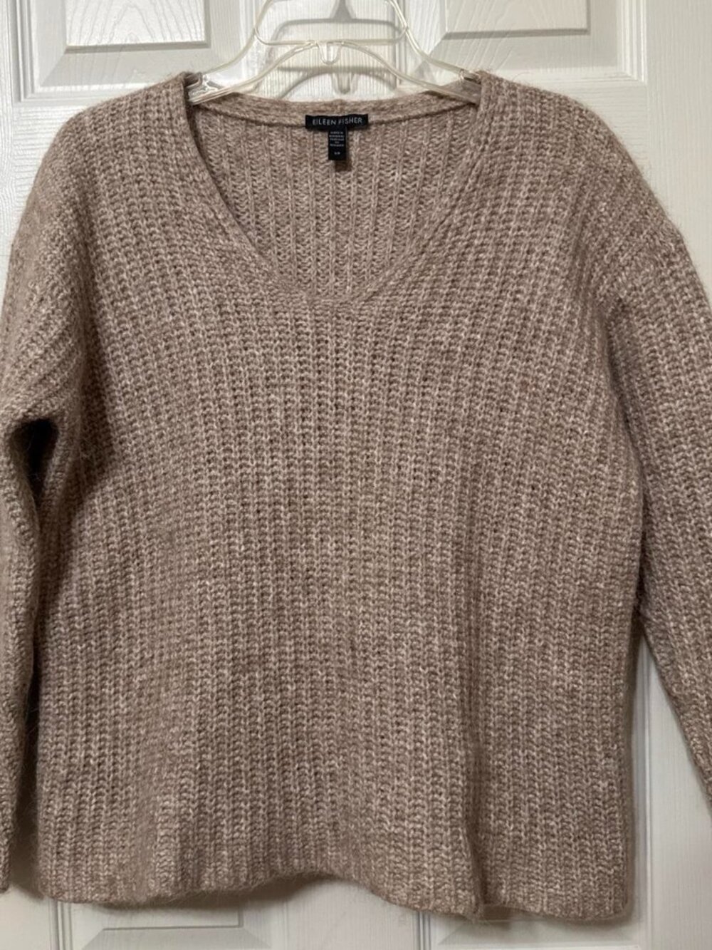 Eileen Fischer Women’s S Tan and brown sweater with a relaxed fit